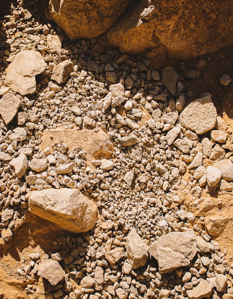 brown and gray stone fragments