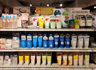 A store filled with lots of different types of drinks