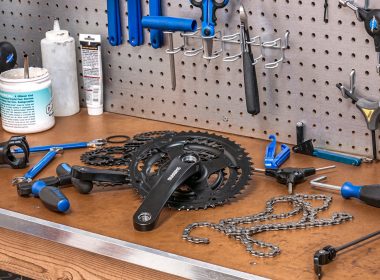 black mountain bike gear set
